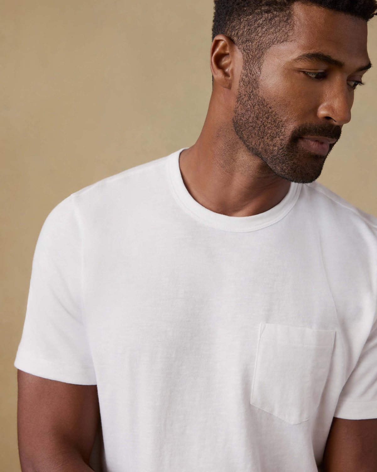 Faherty Sunwashed Regenerative Pocket Tee, Stapl studio still on linen