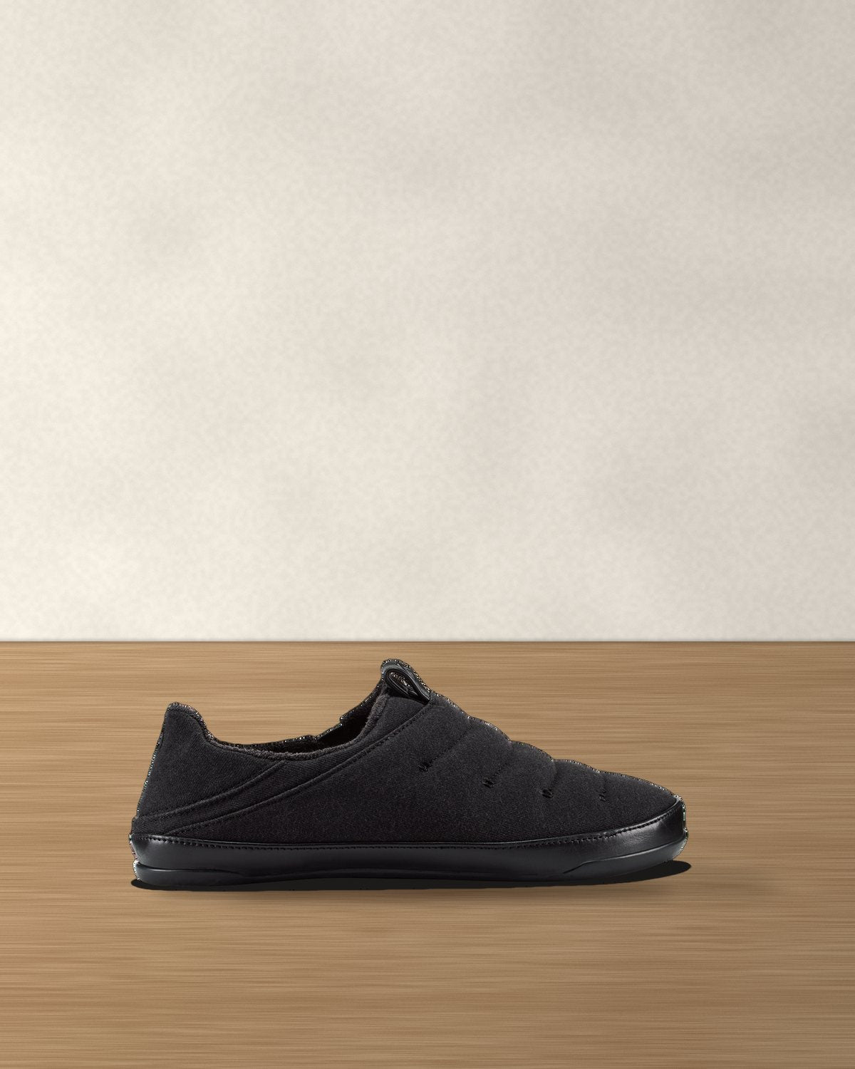 OluKai Mahana Slipper, Stapl studio still on linen